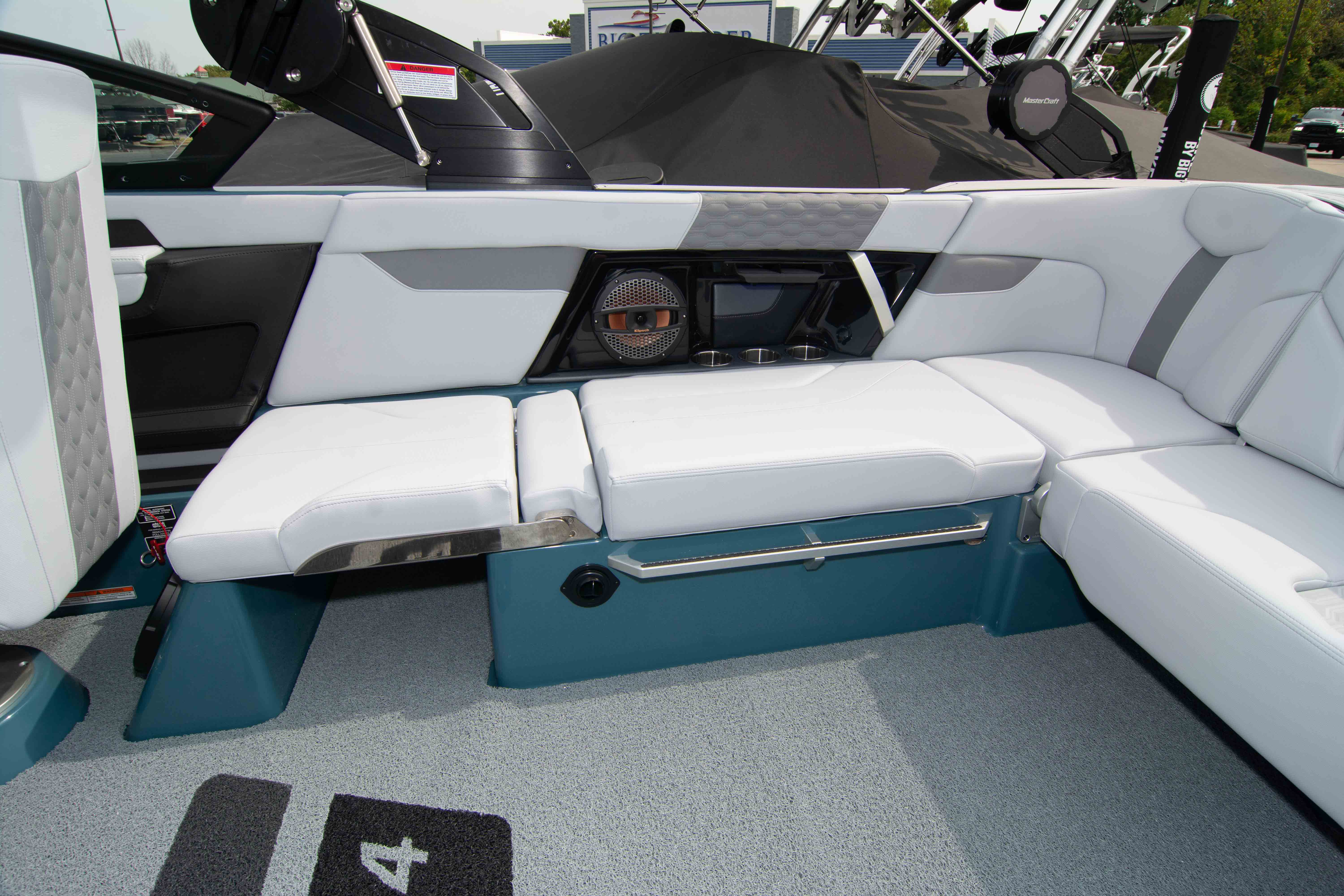 2025 Mastercraft XT24