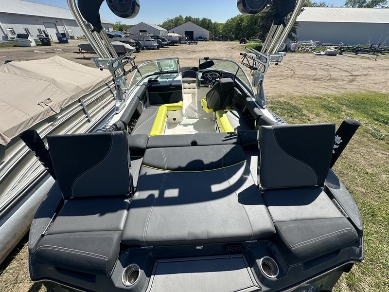 2021 MASTERCRAFT XT 21