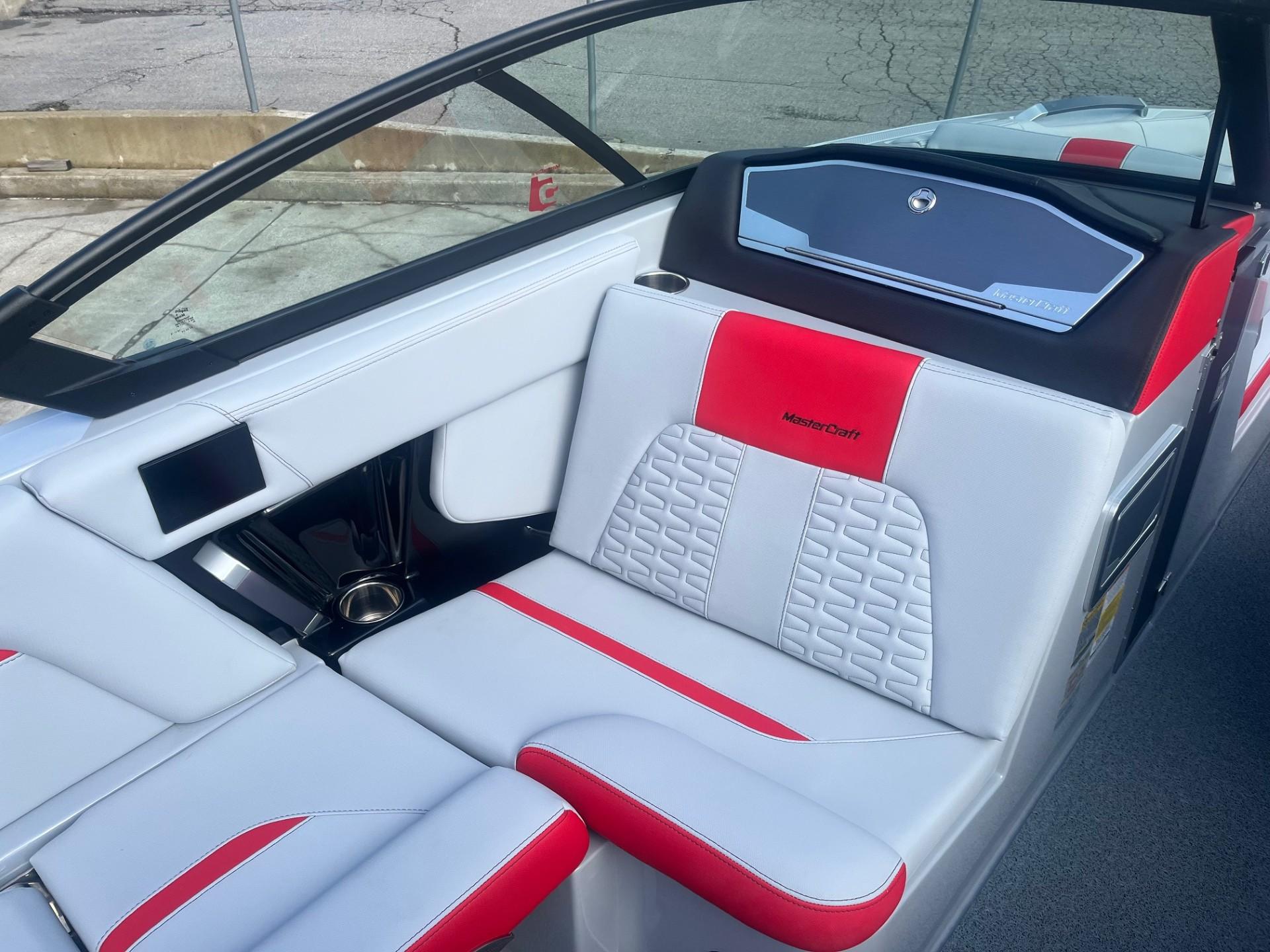 2022 MasterCraft X24