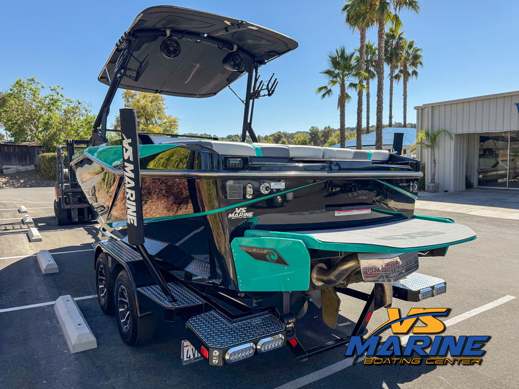 2023 Axis Wake Research T220