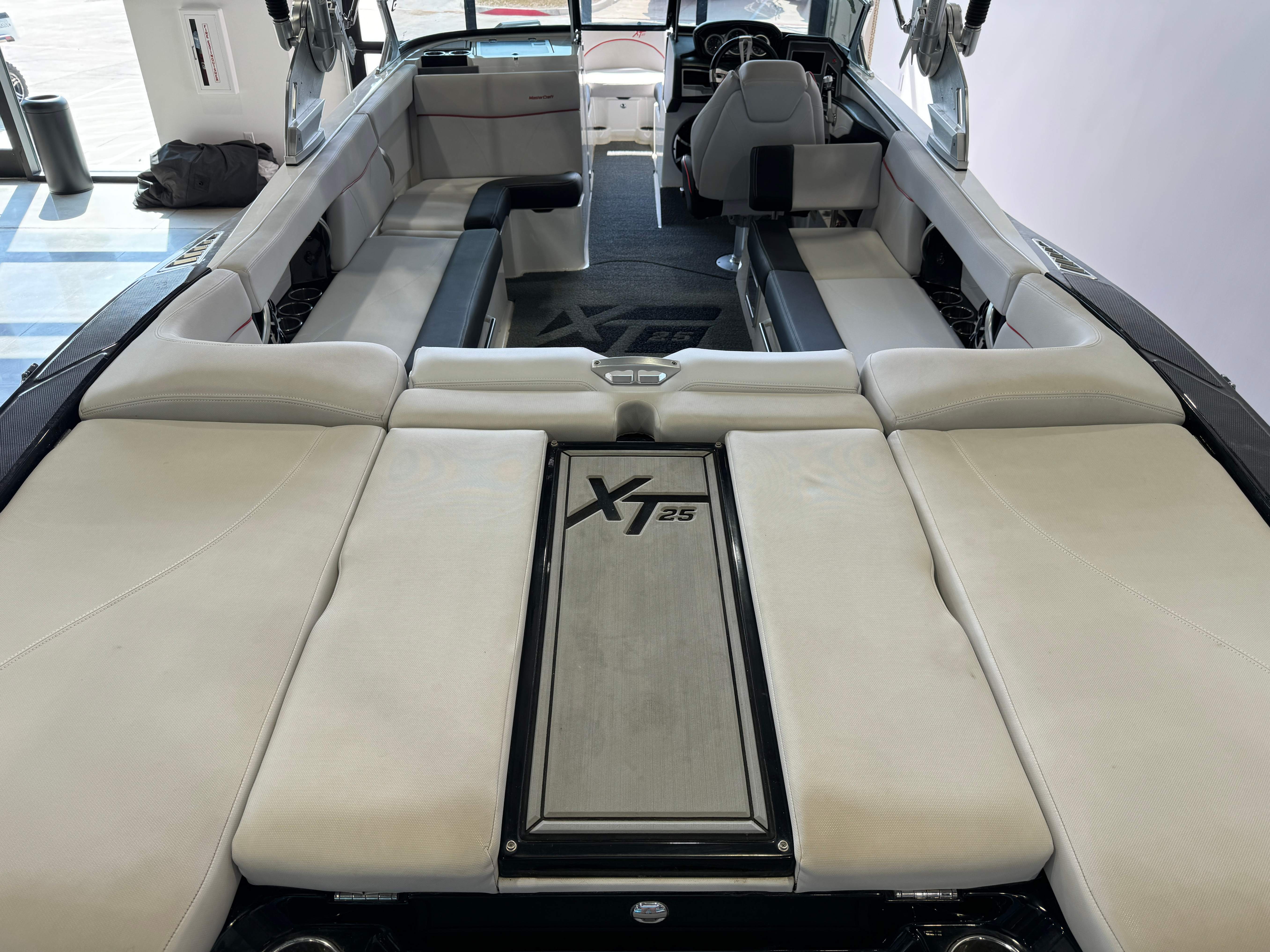 2019 MasterCraft XT25