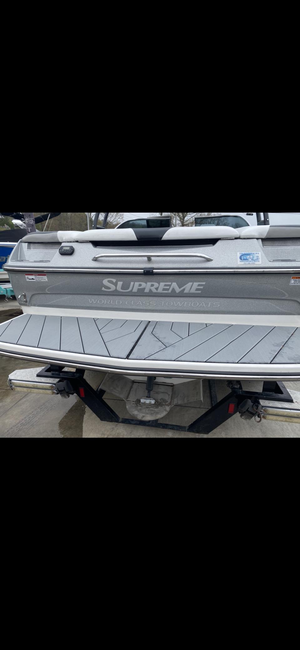 Supreme V226 Surf
