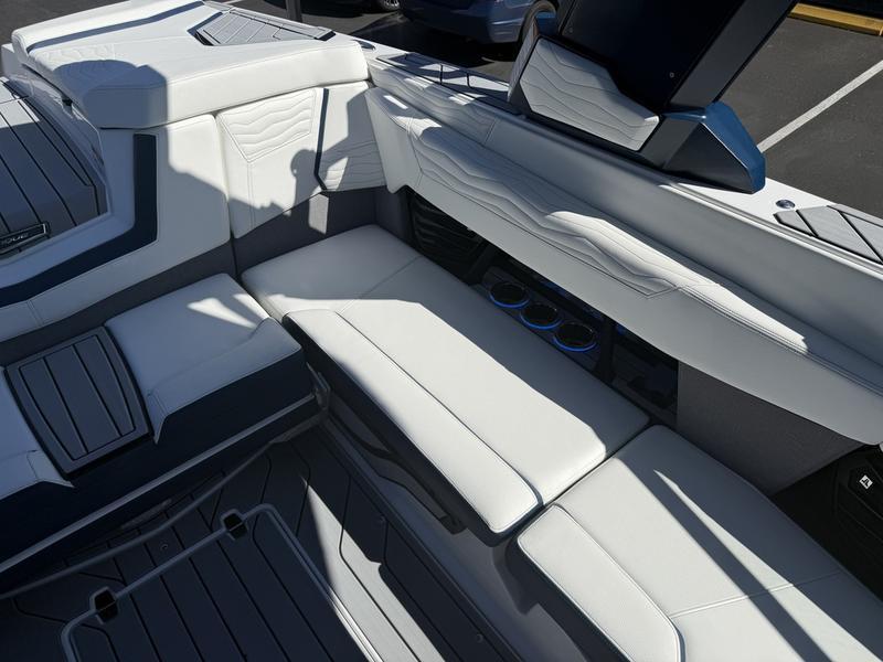 2025 Nautique G23