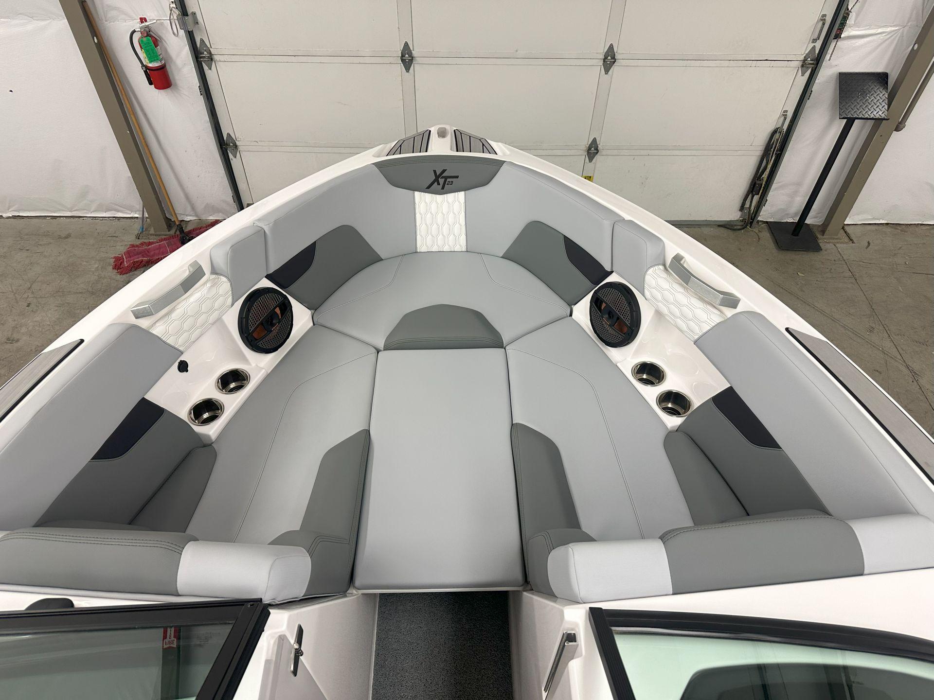 2024 MasterCraft XT23