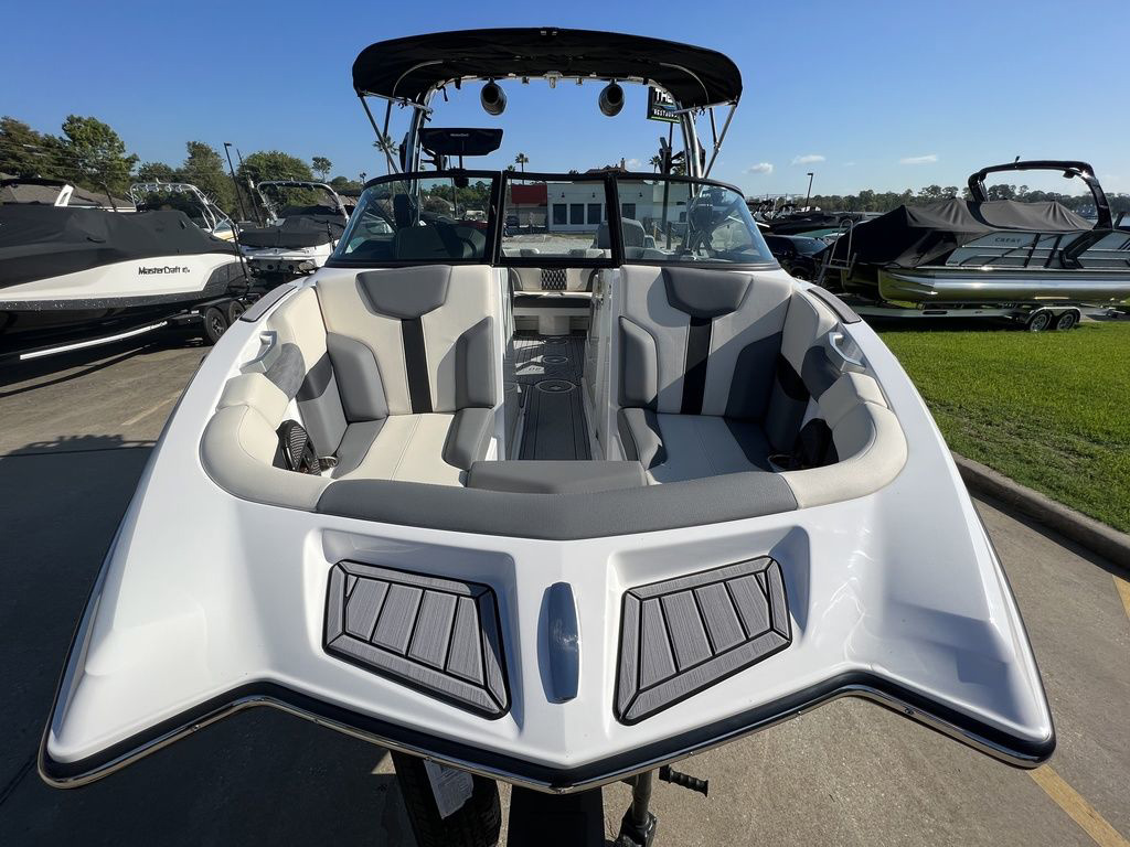 2024 MasterCraft XT20