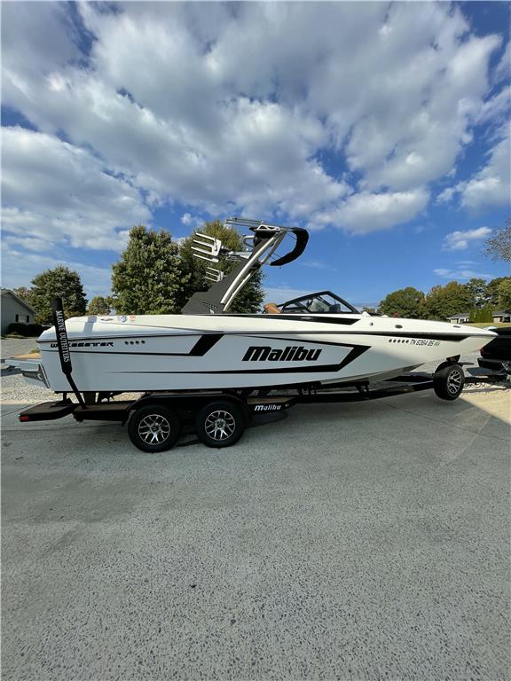 2022 Malibu 23 MXZ