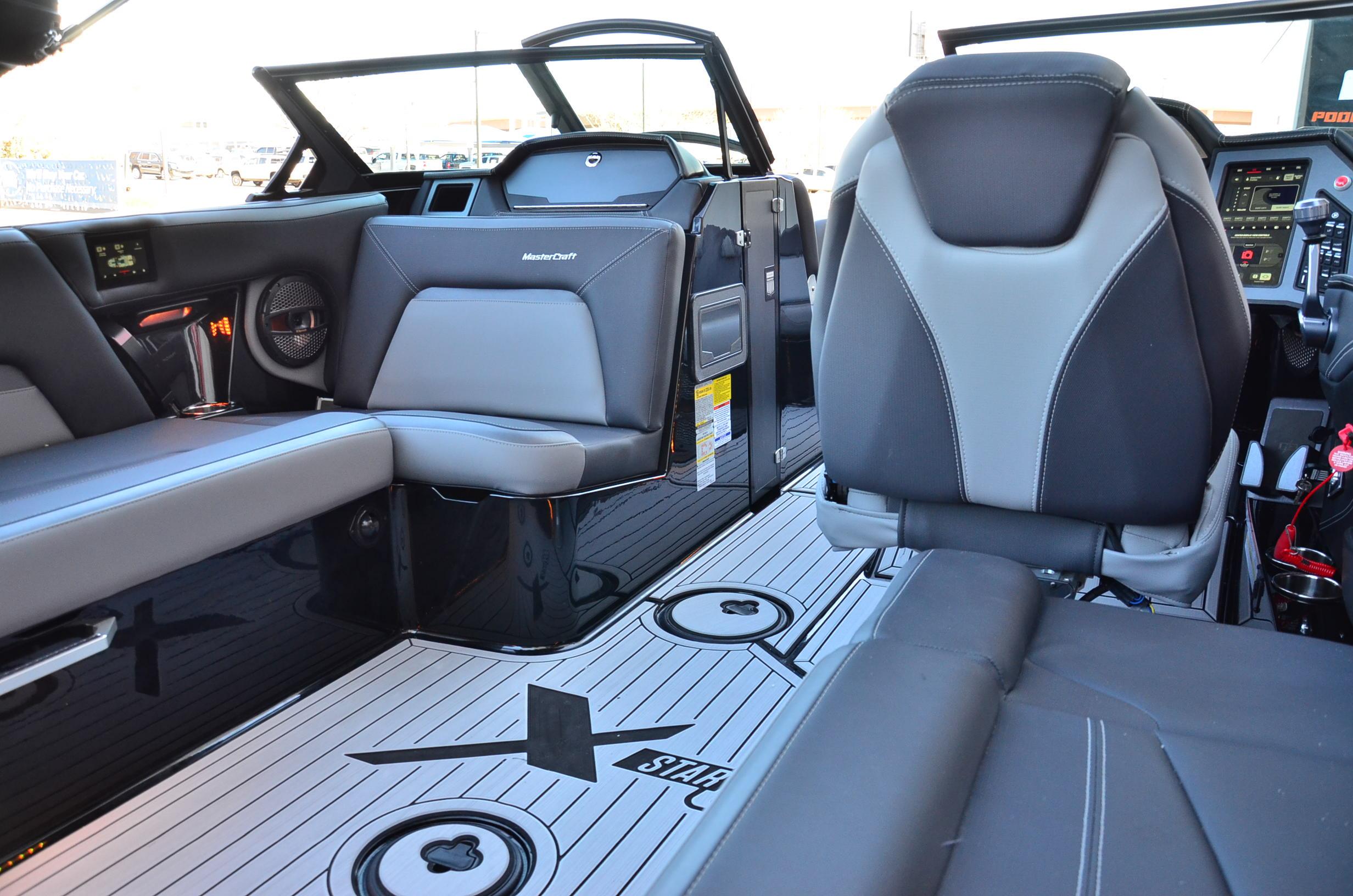 2024 MasterCraft XstarS – Ilmor 6.2 SuperCharged, LOADED! 2024 Model Year End Clearance!