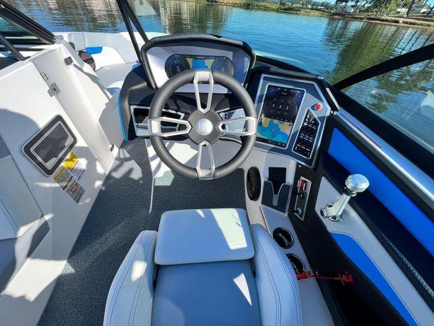2024 MasterCraft XT24