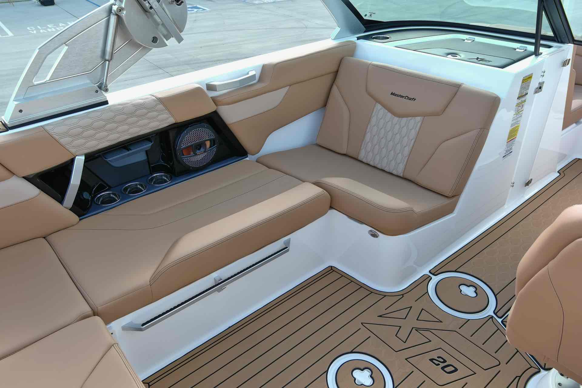 2024 MasterCraft XT20