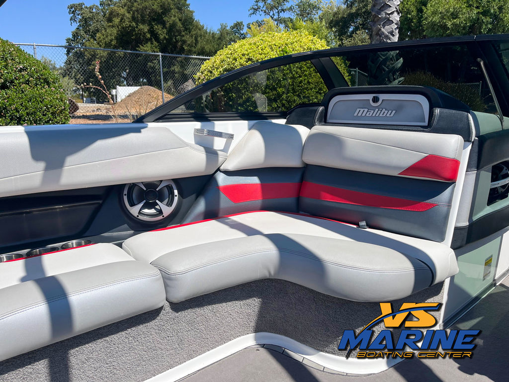 2017 Malibu Boats 23 LSV