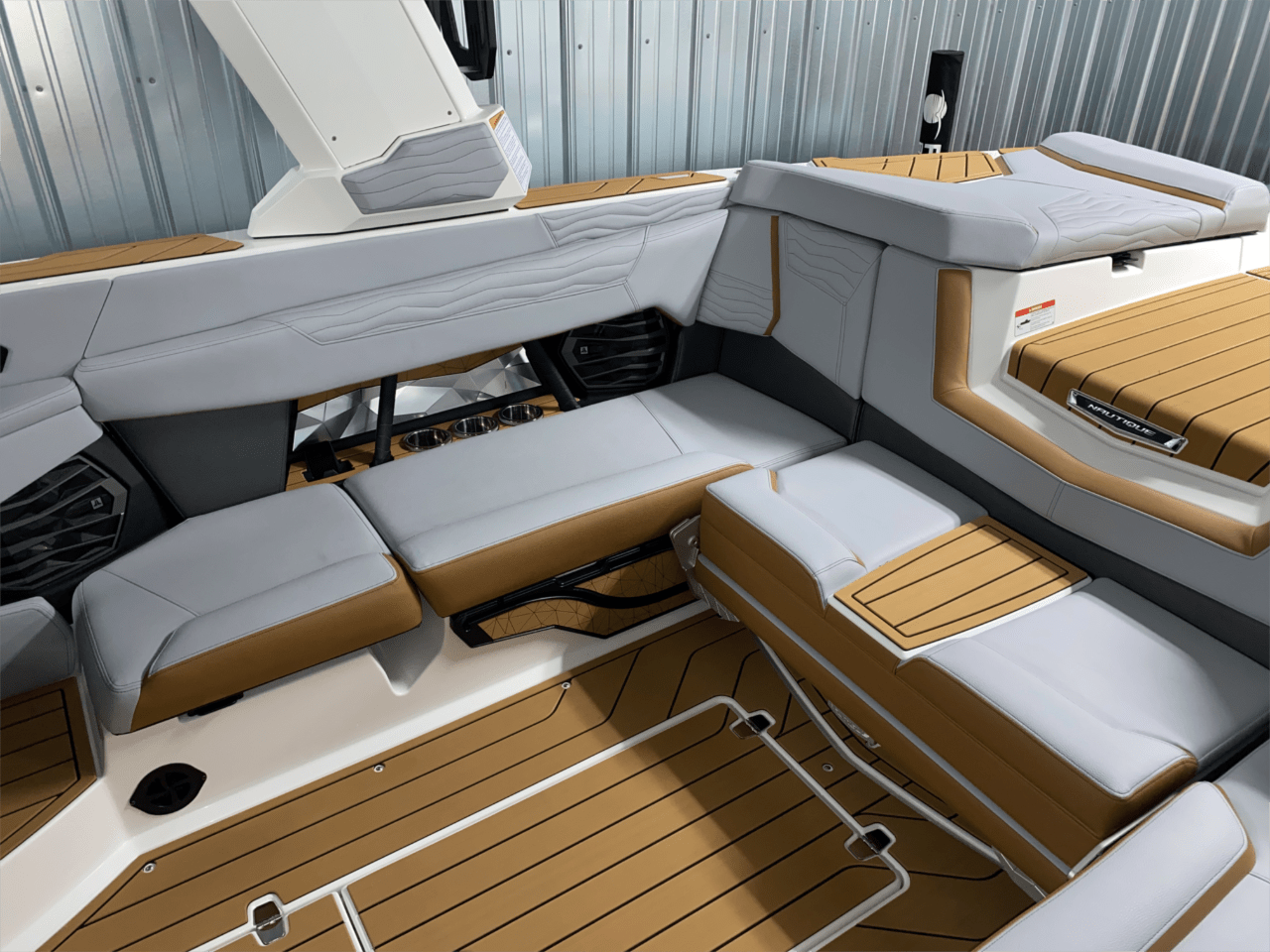2025 Nautique G23