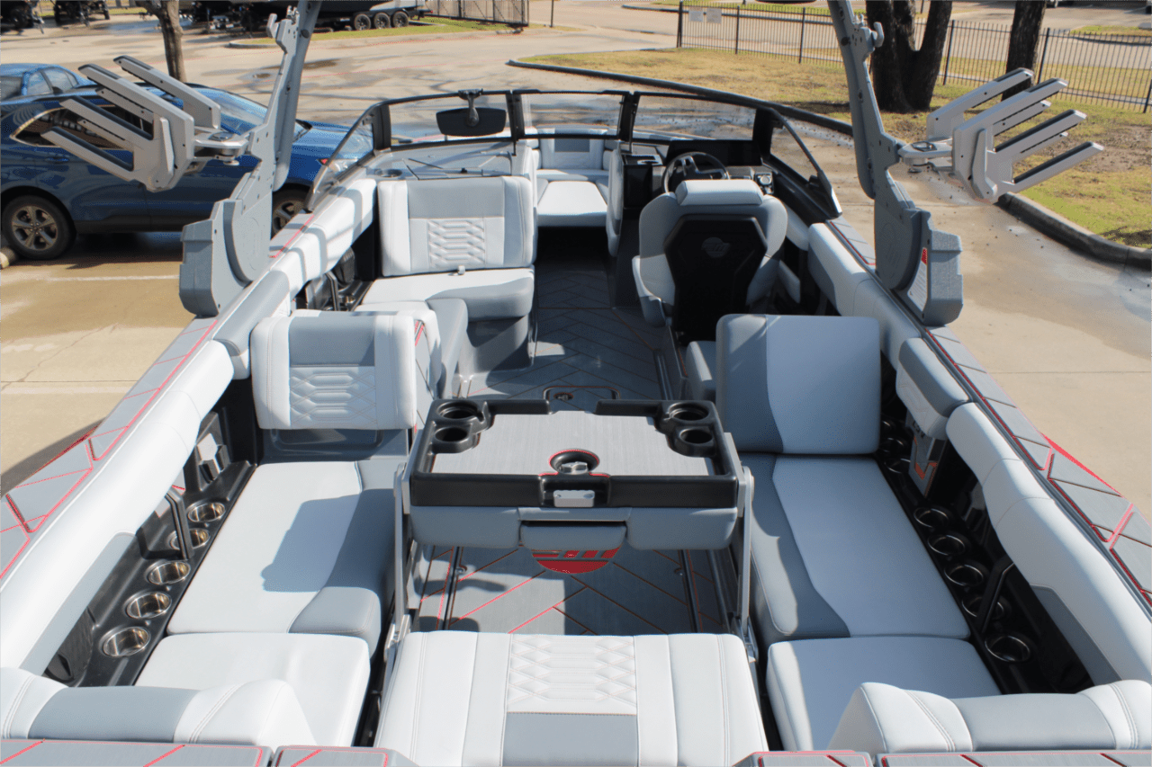 2025 Malibu 26 LSV