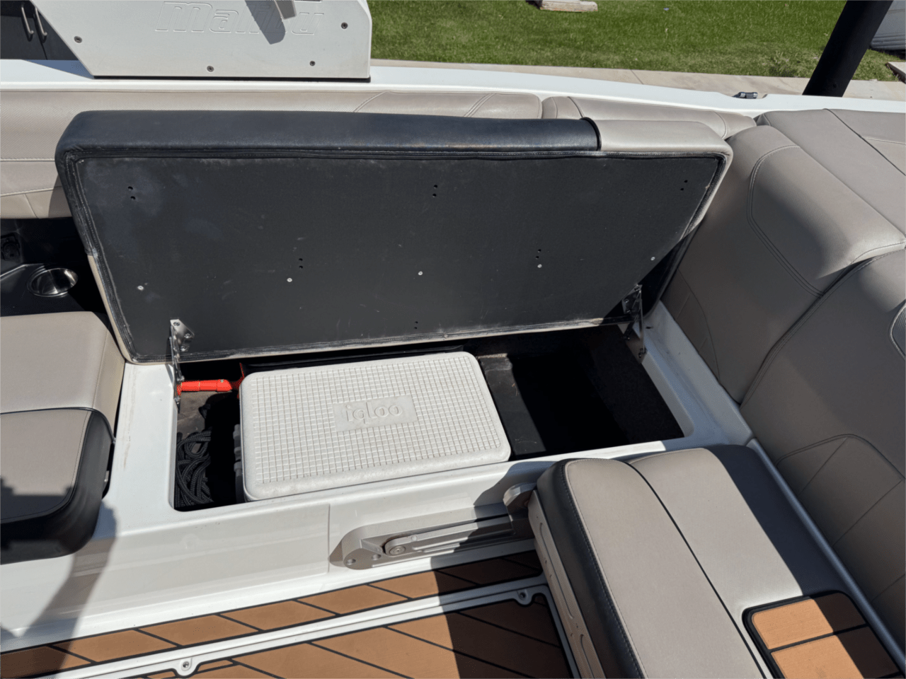 2018 Malibu Wakesetter 23 LSV – Premium Wake Surf and Family Boat