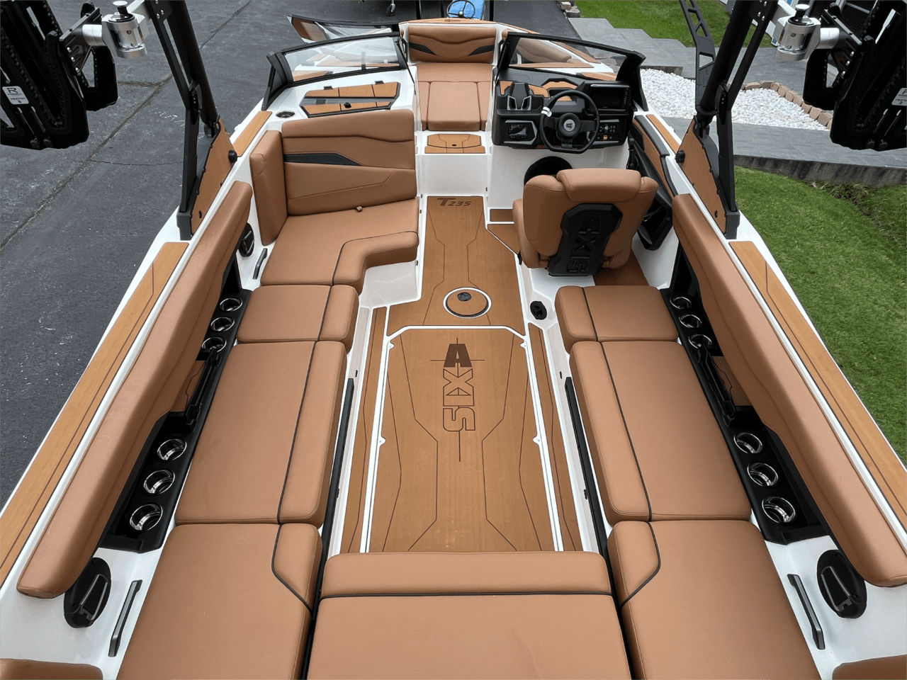 2024 Axis T235