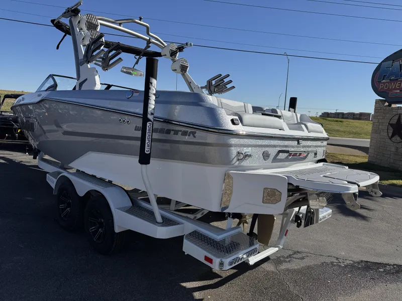 2025 Malibu 23 MXZ