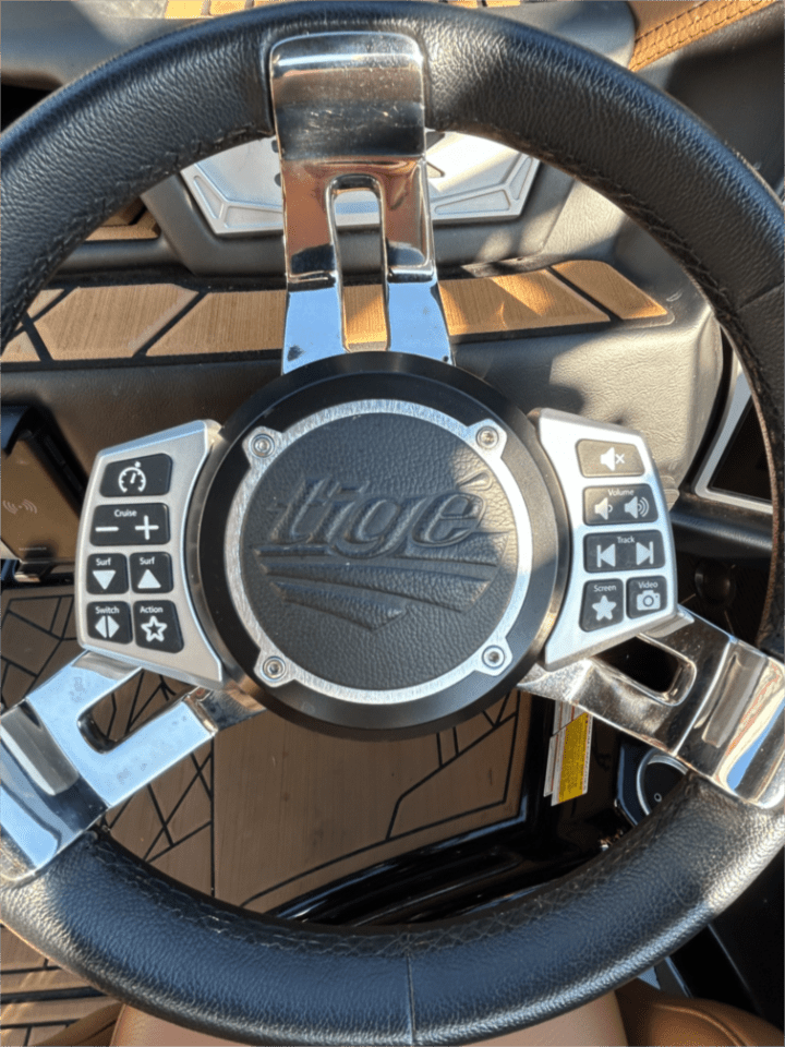 2022 Tige 21ZX ONE OWNER!!
