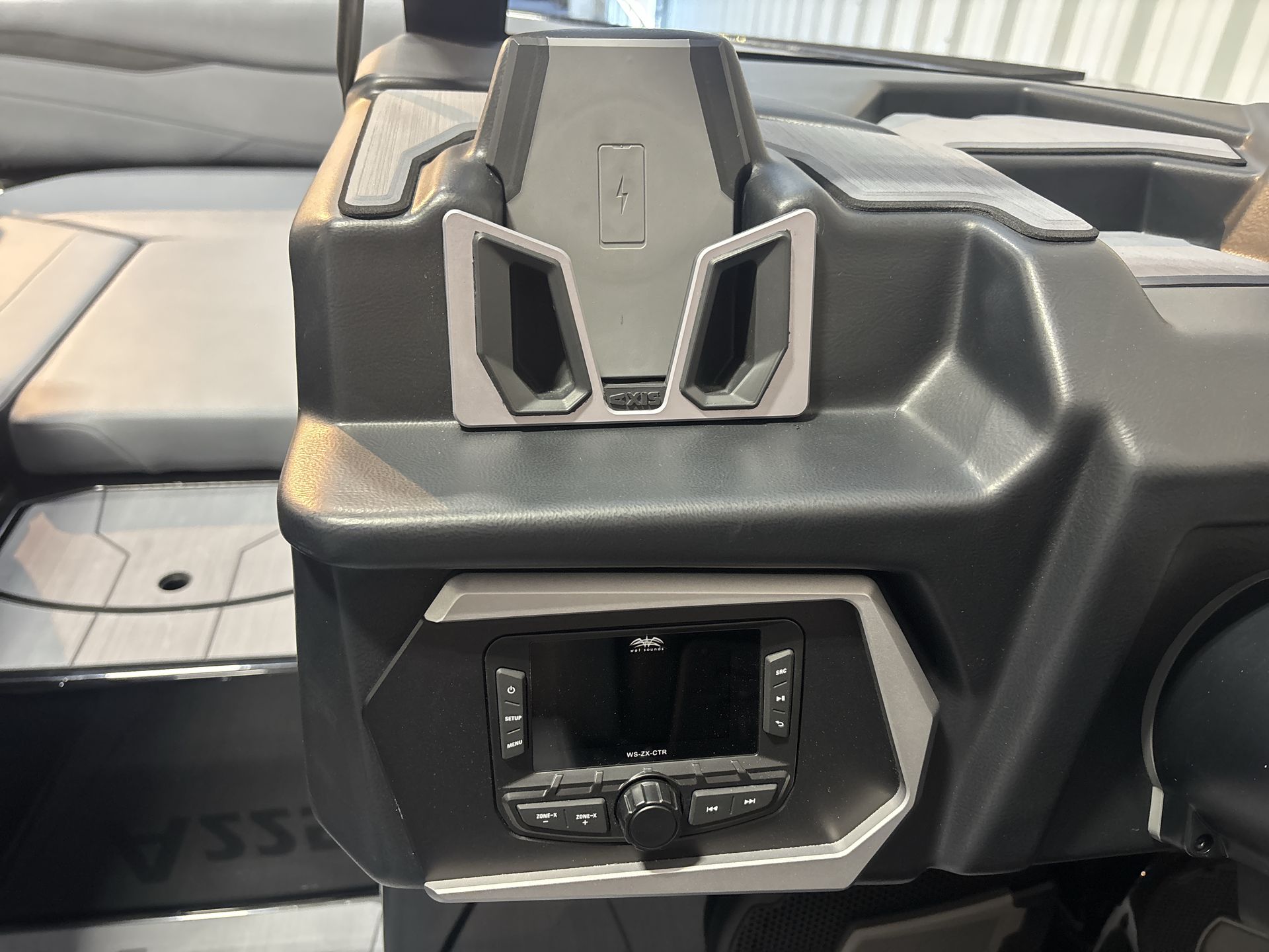 2025 Axis A225 Icon