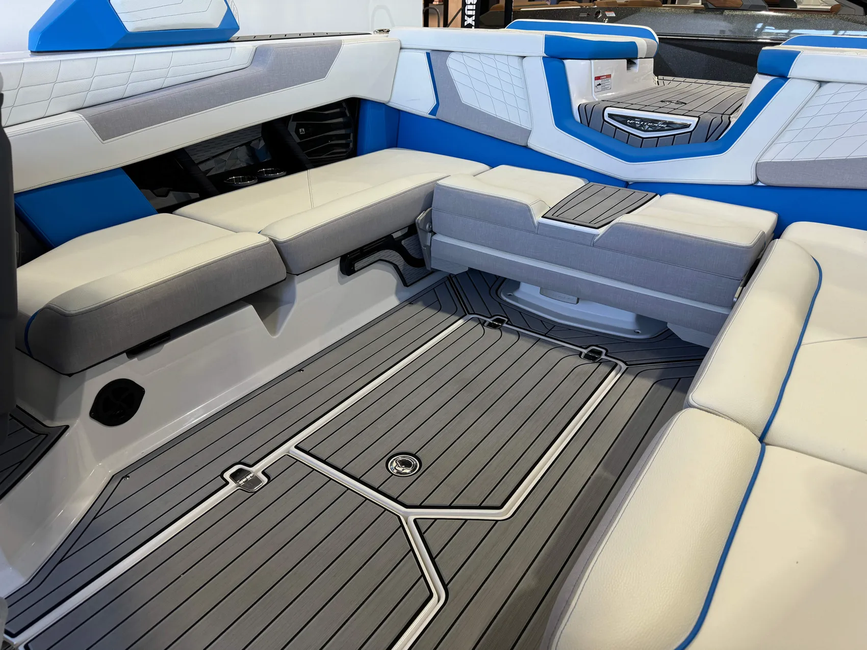 2024 Nautique G23