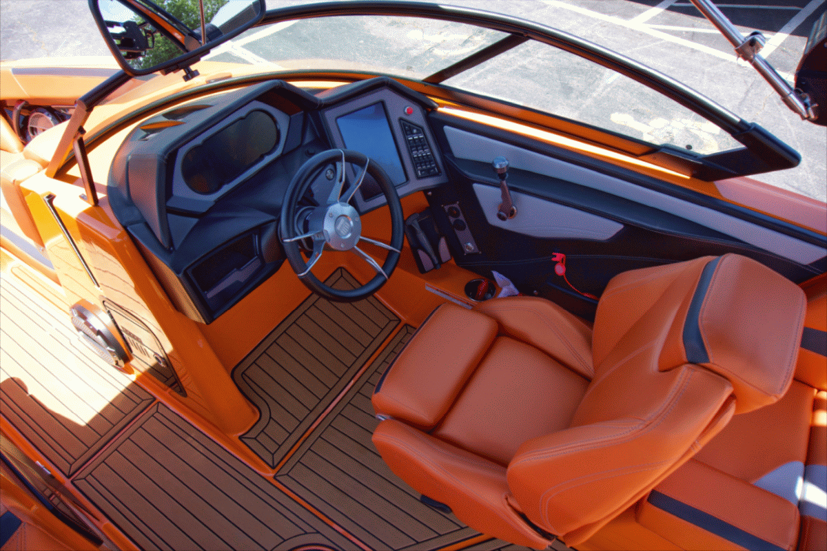 2022 MasterCraft X-Star-S. Low HRS