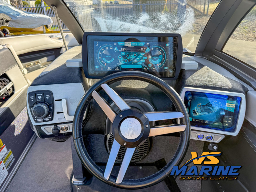 2016 Malibu Boats 23 LSV