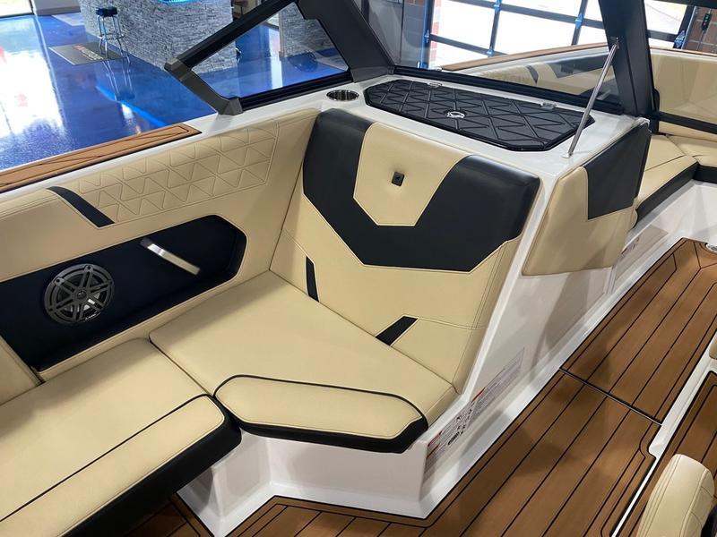 New 2024 Nautique GS24
