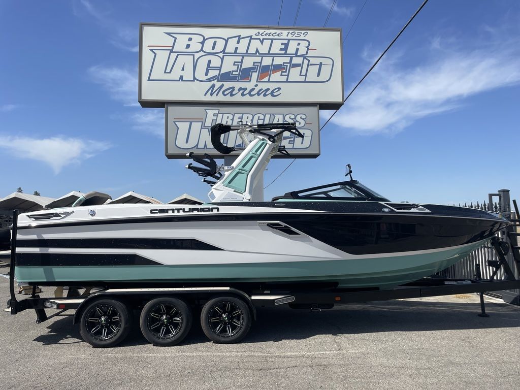 boat.Title