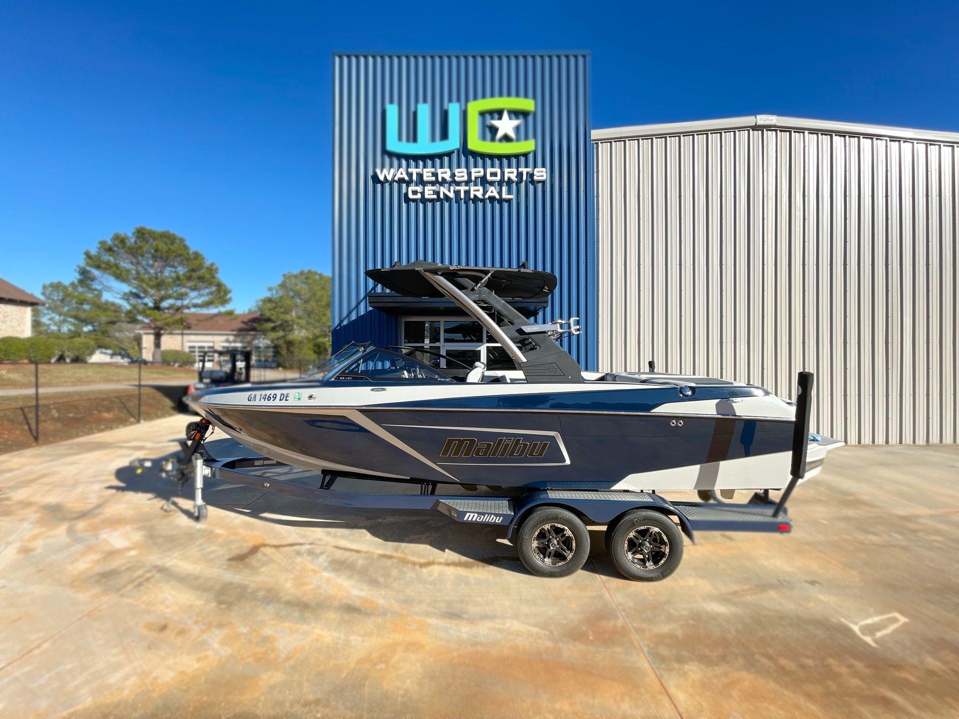 2019 Malibu 23LSV w/ Trailer