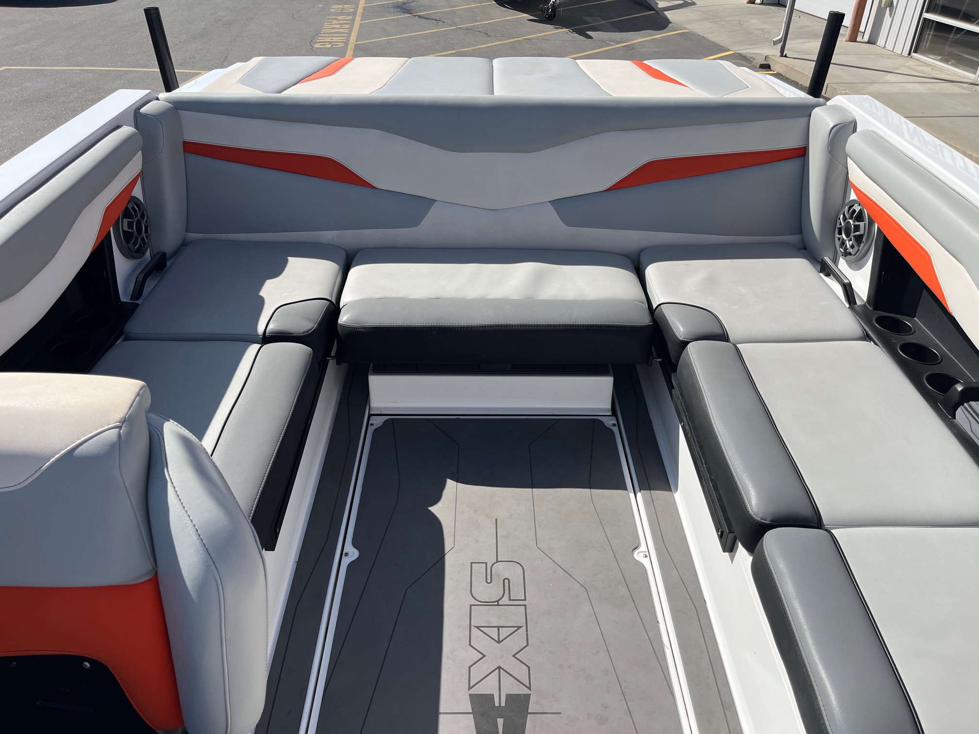 2022 Axis Wake T220