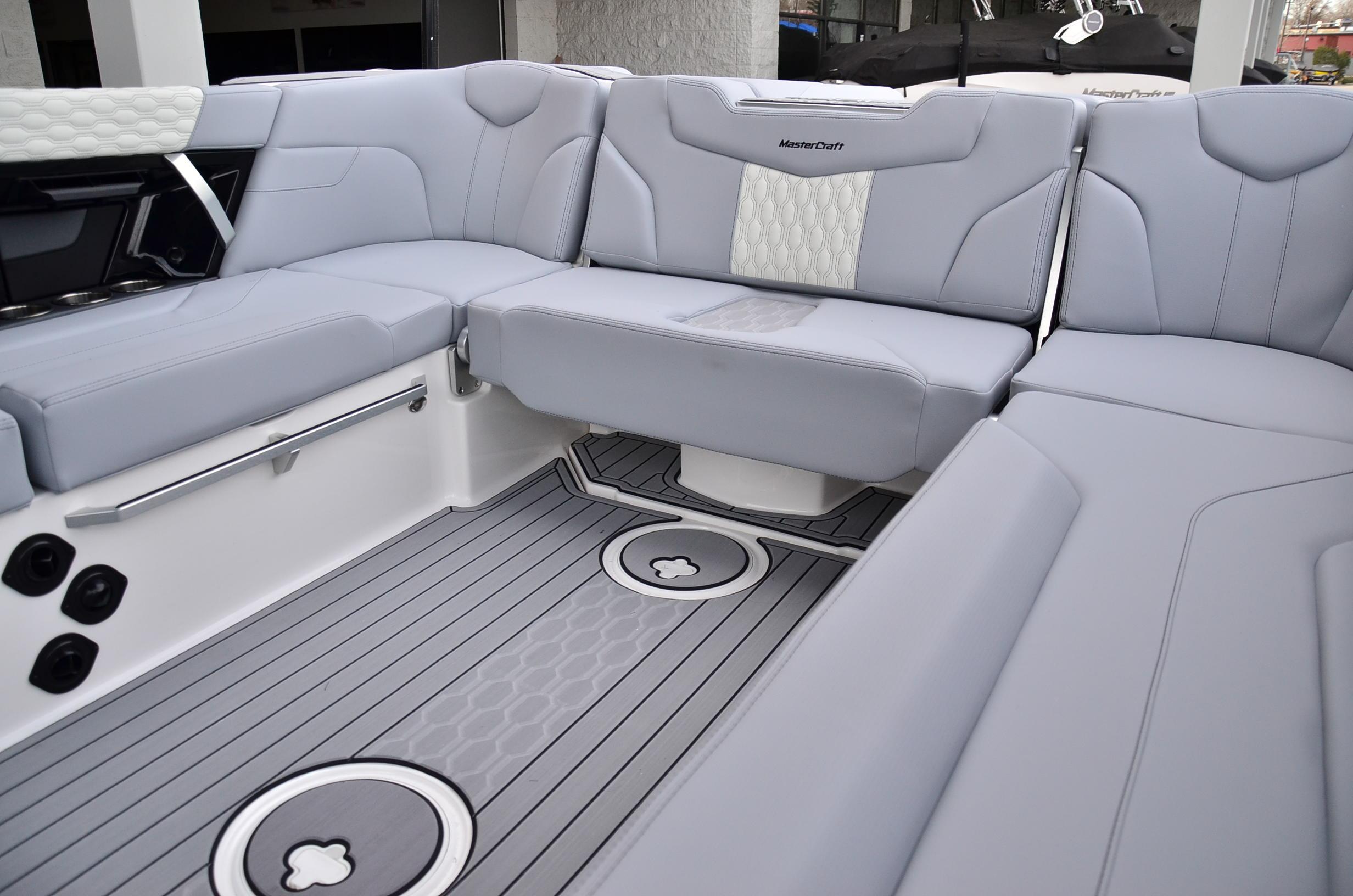 2024 MasterCraft XT23