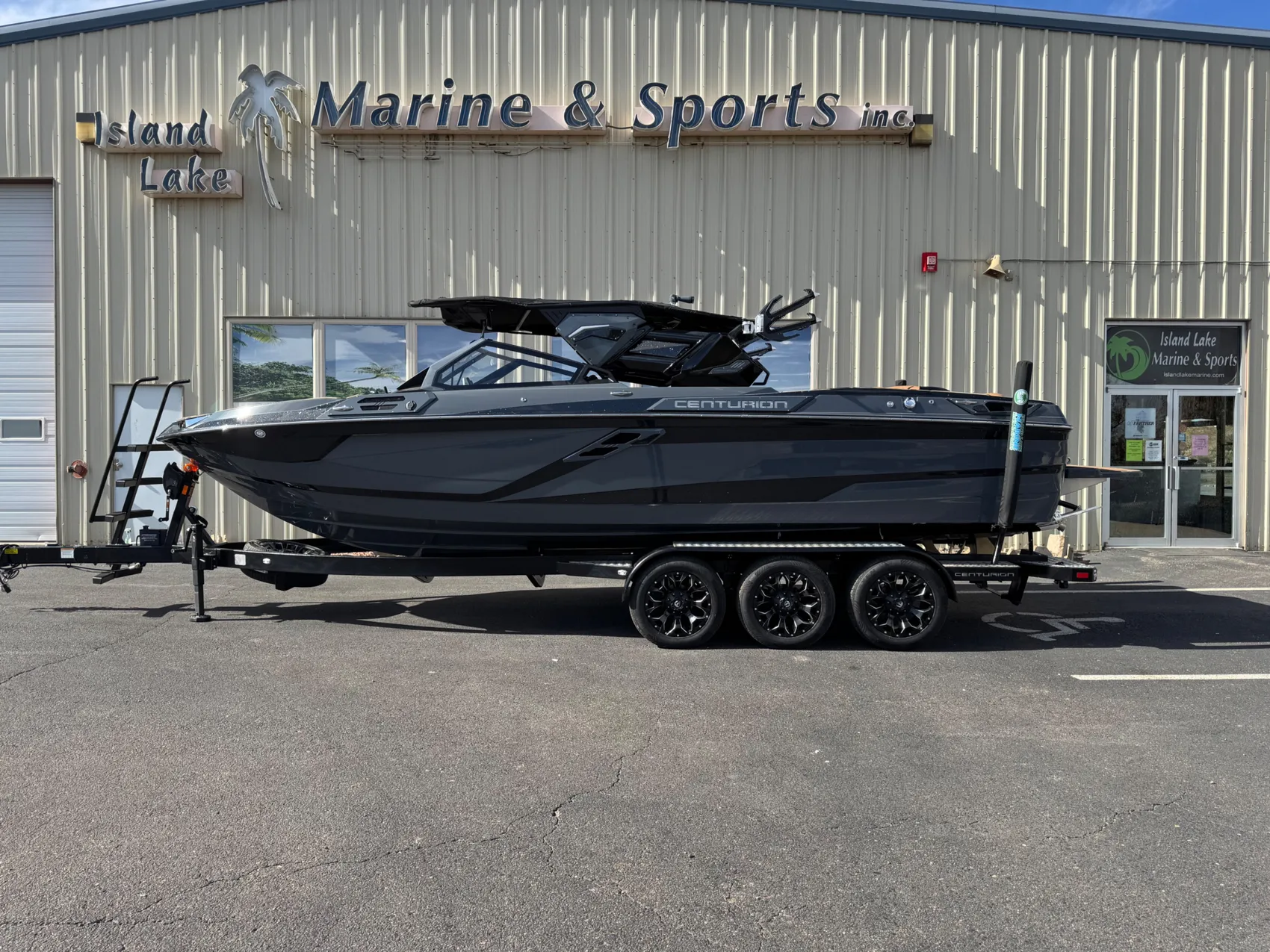boat.Title