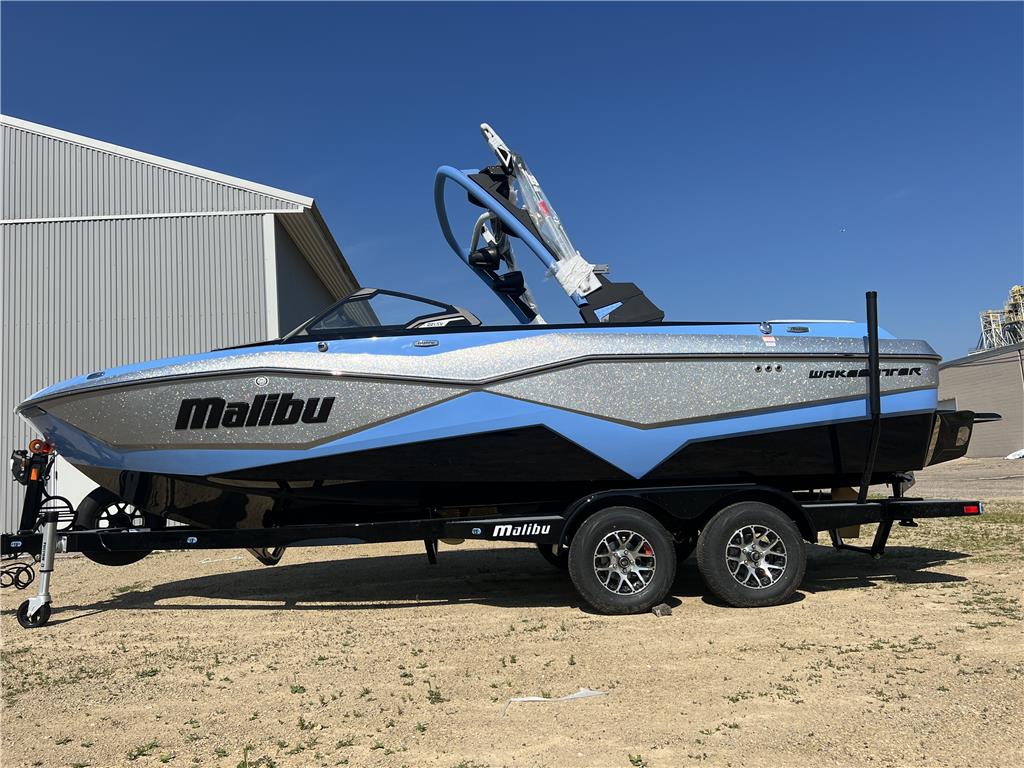 NEW 2024 MALIBU 22 LSV WAKESETTER W/ M6DI, TRAILER, AND DIAMOND HULL *DEMO*