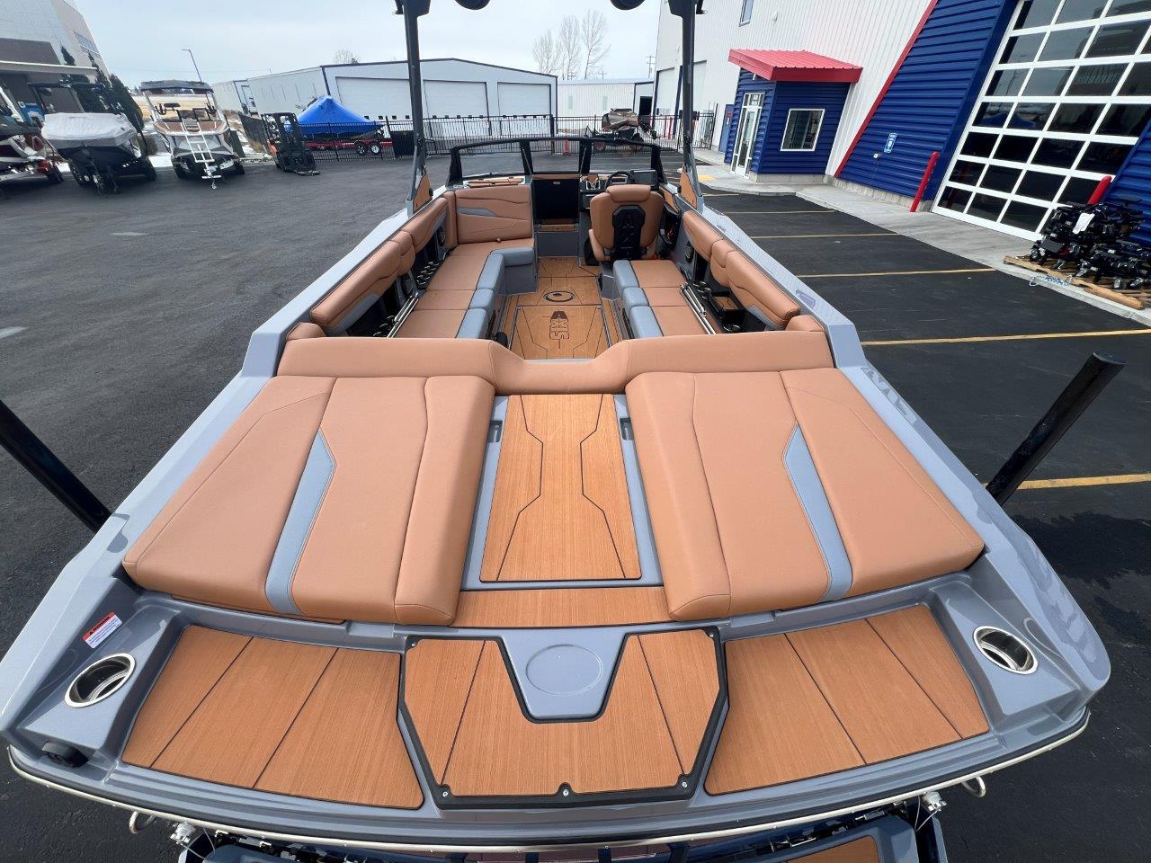 2025 Axis T250