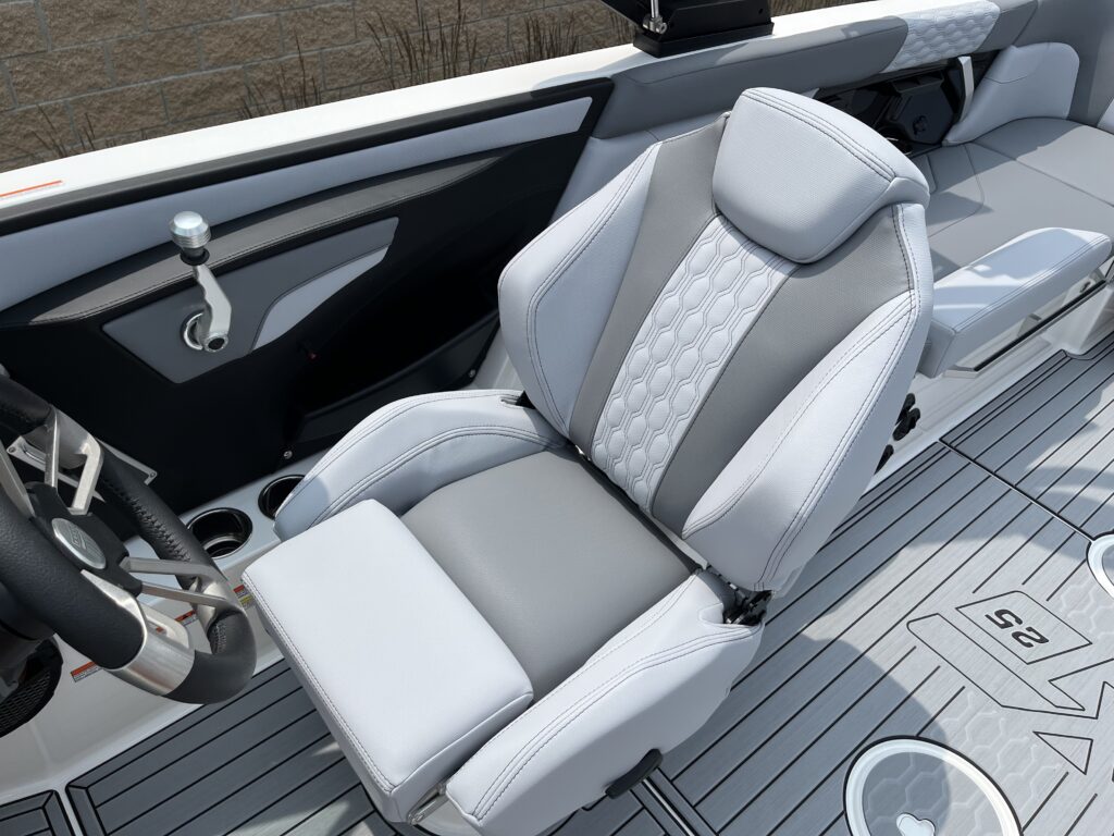 2024 MasterCraft XT25