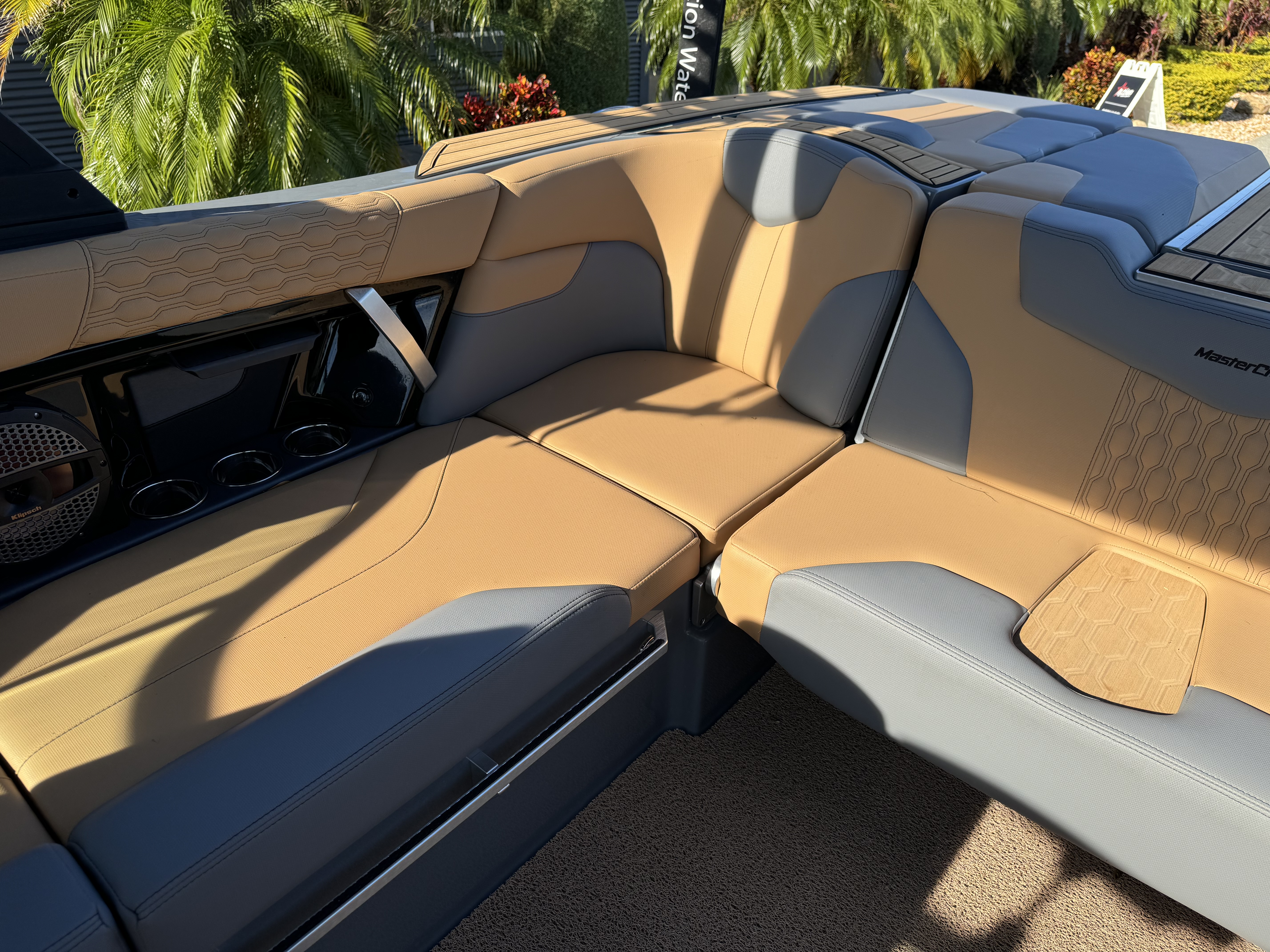 2023 MasterCraft XT23