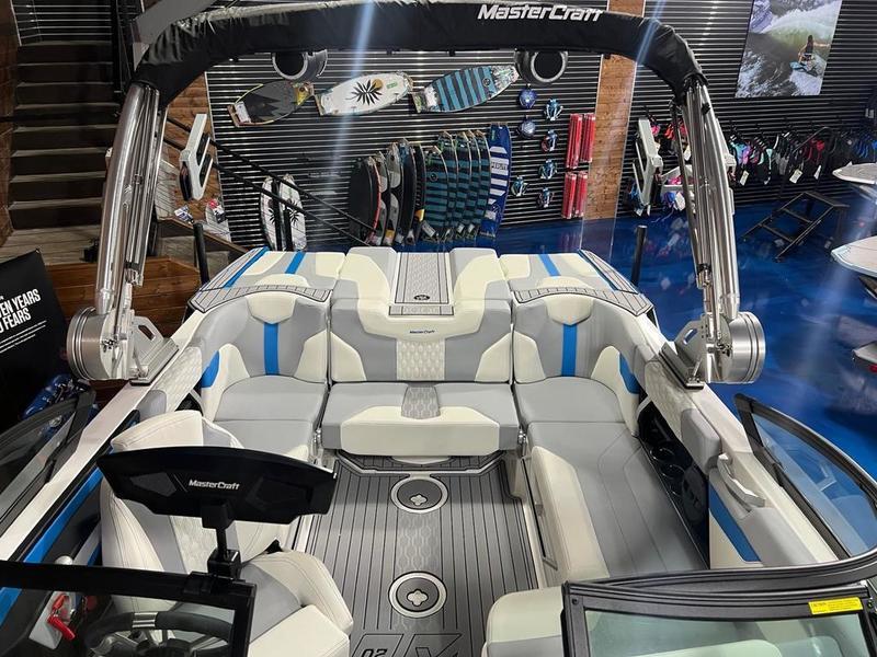 New 2024 MasterCraft XT20