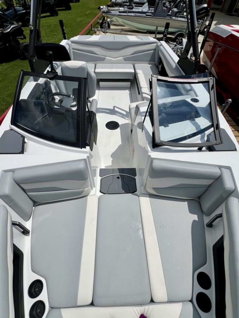 2024 Axis Wake Research T220-R
