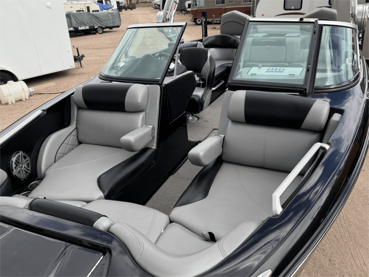 2015 MasterCraft X25 &#8211; Low Hours on 6.2L