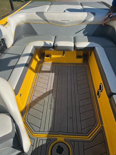 2015 Moomba Mojo Surf Edition
