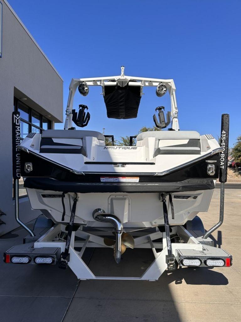 2024 Nautique G23