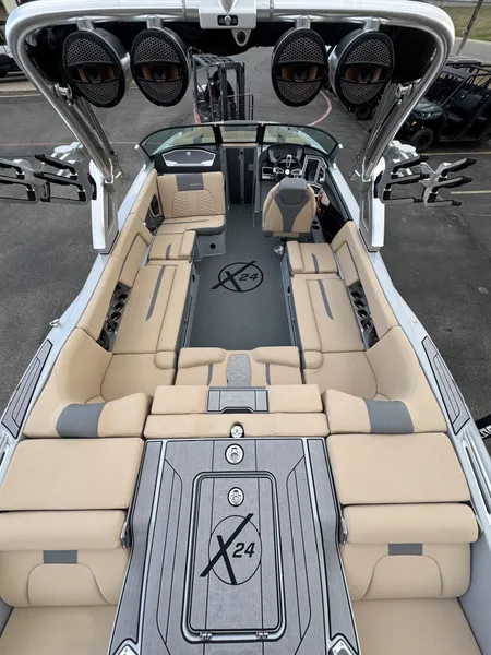 2023 MasterCraft X24