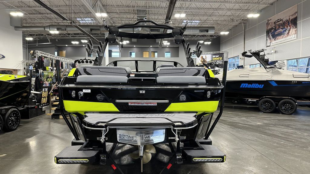 2024 Malibu 22 LSV