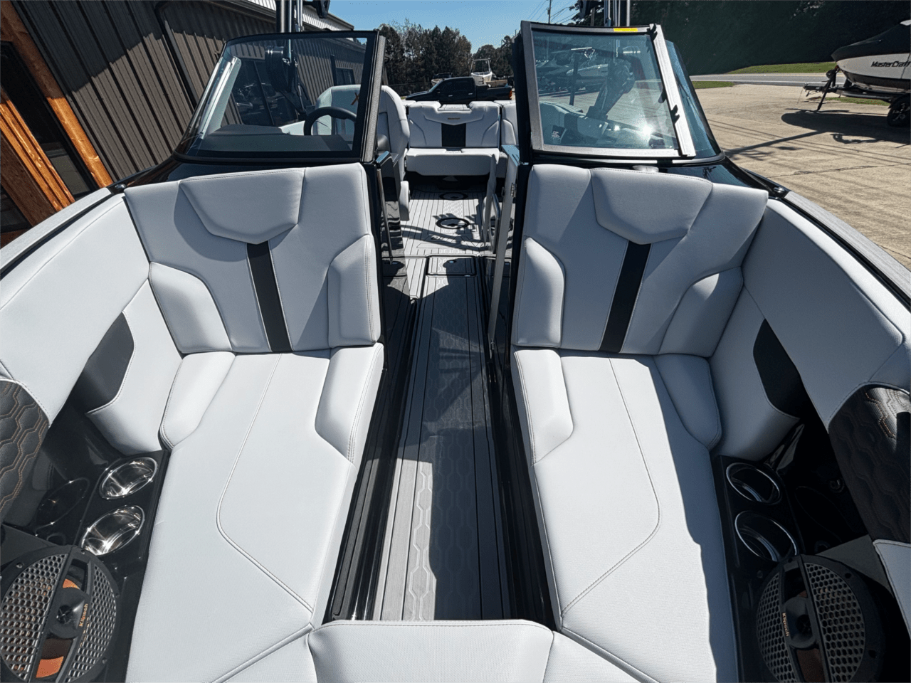 2025 MasterCraft XT23