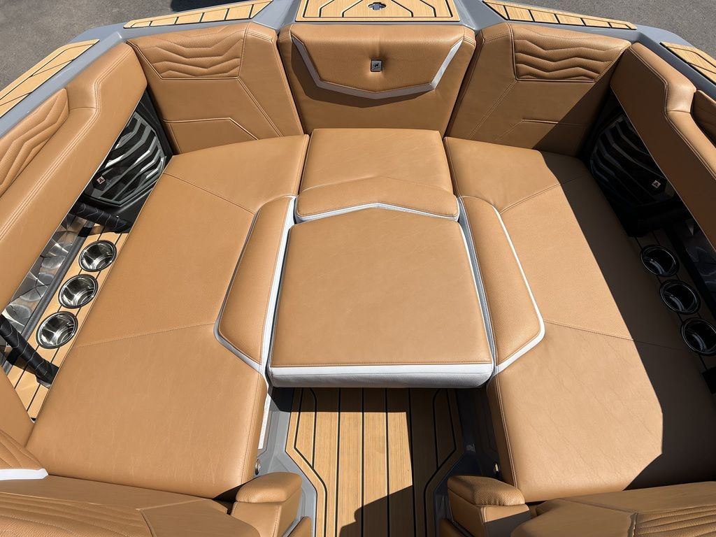 2025 Nautique G23