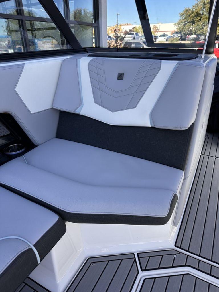 2024 Nautique G23