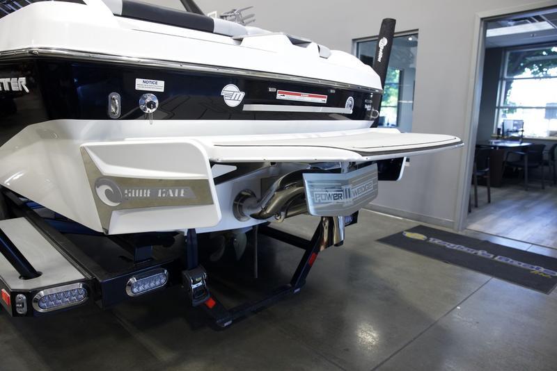 2021 Malibu 21 MLX
