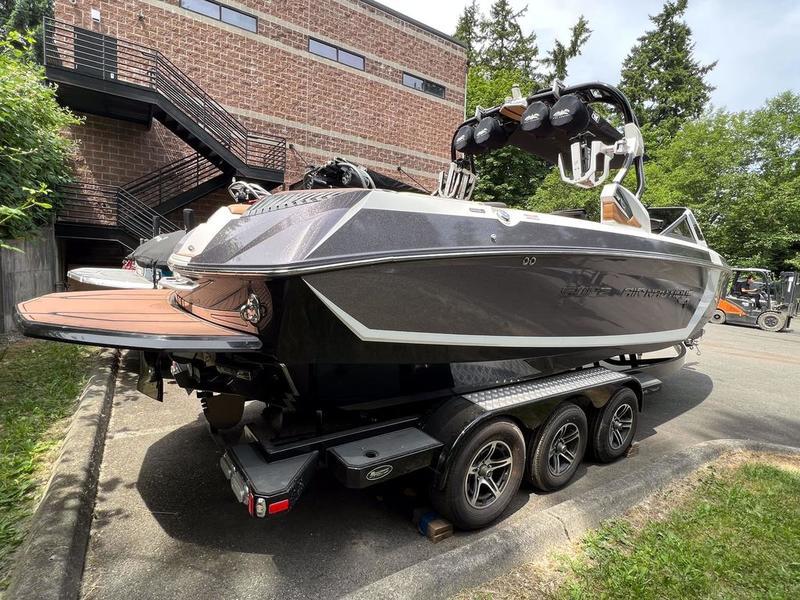 boat.Title