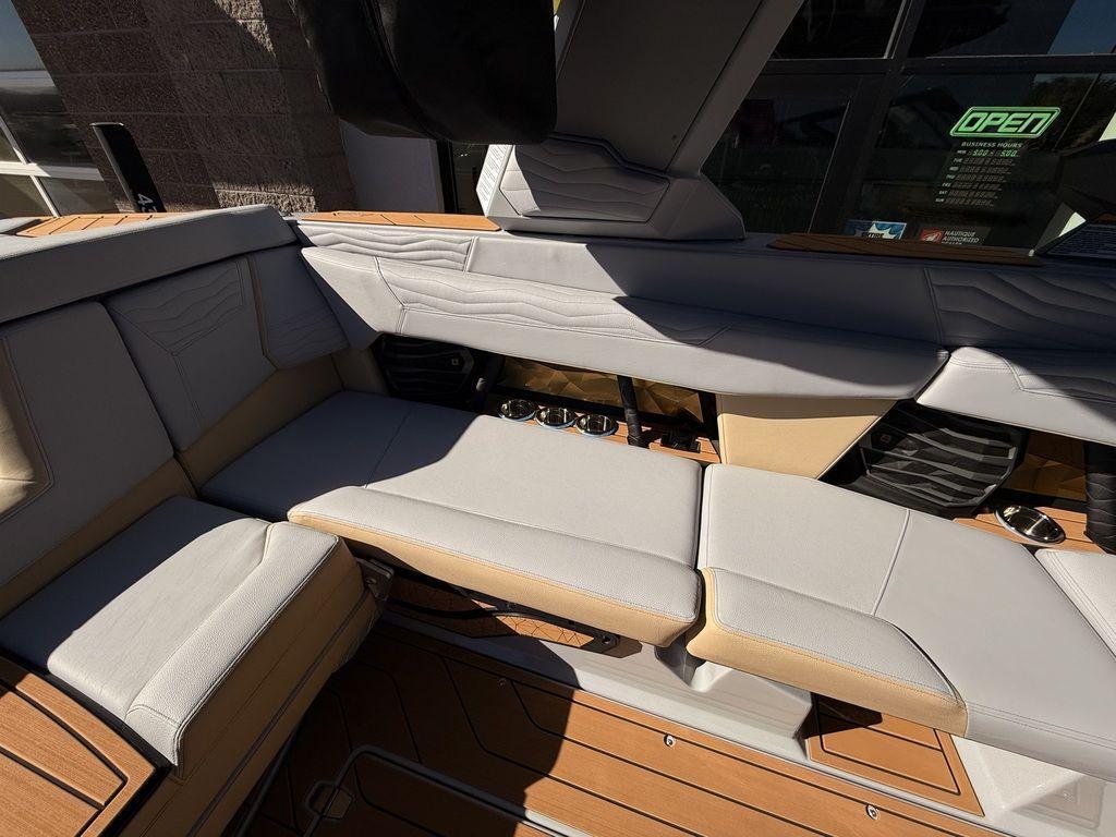 2025 Nautique G23 Centennial Edition