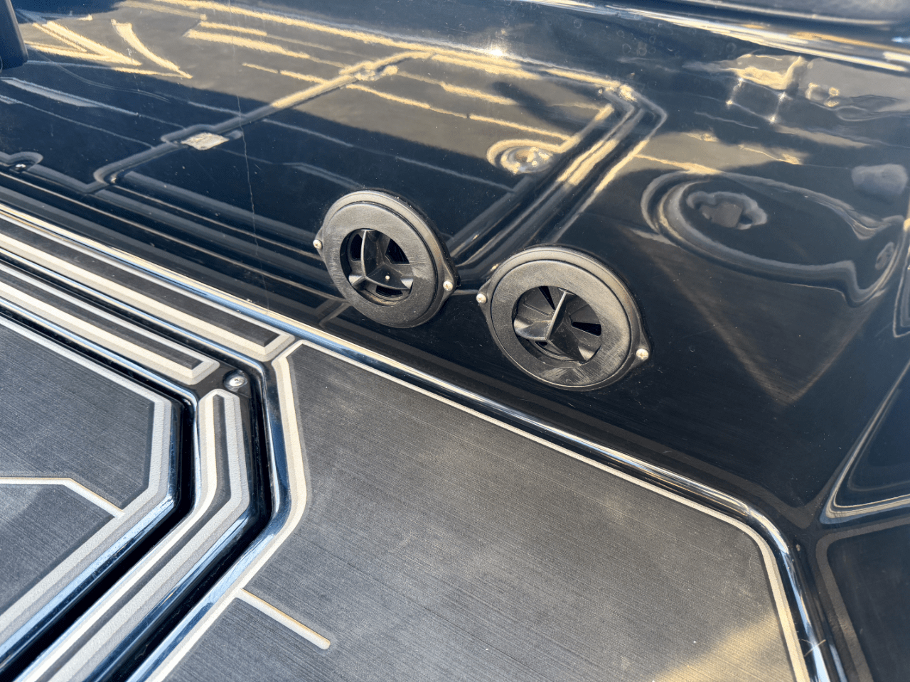 2022 Supra SE-450 – Thrusters