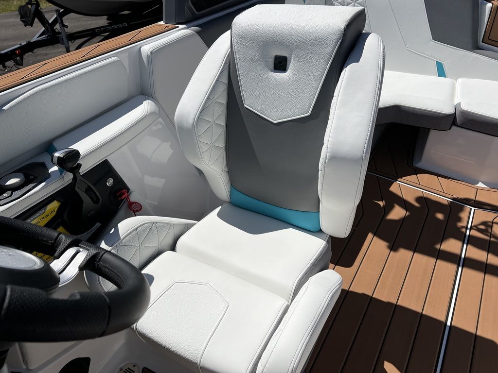 2025 Nautique GS20