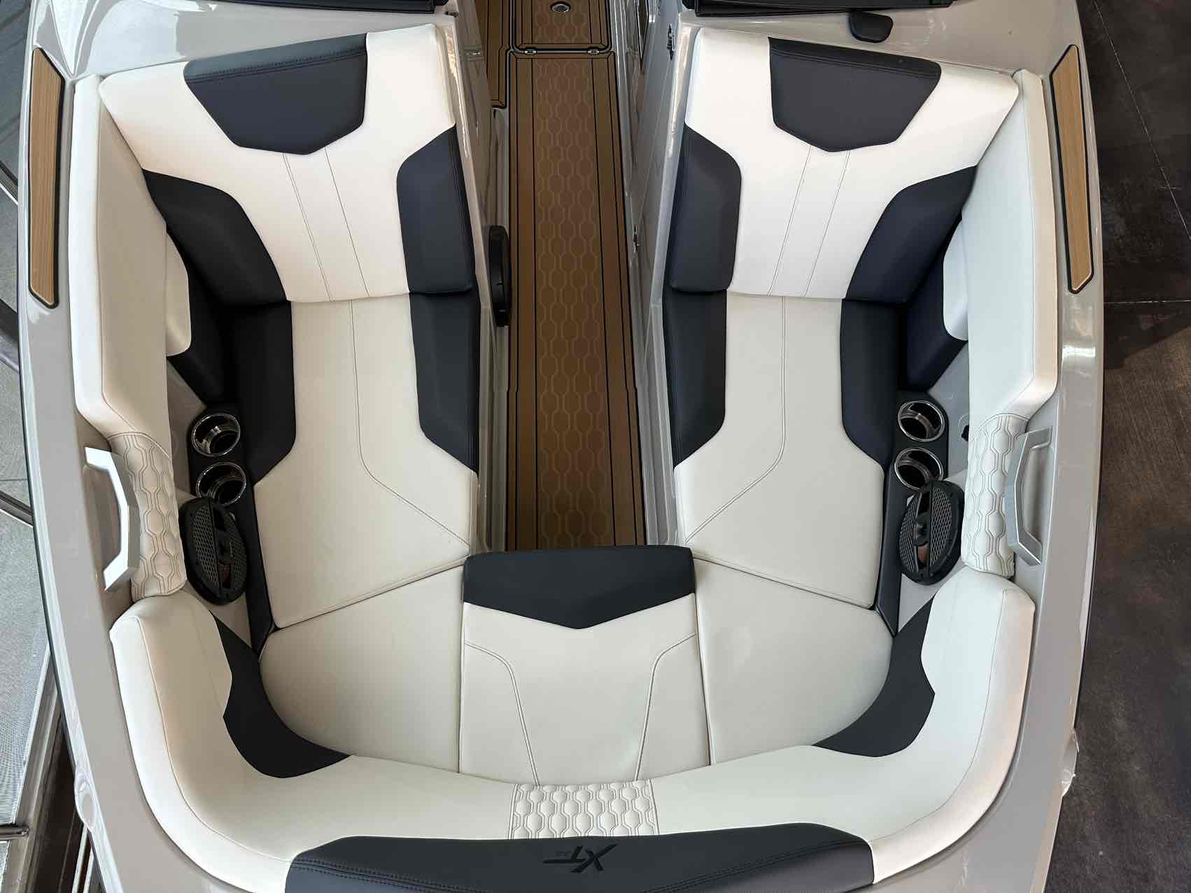 2025 MasterCraft XT22
